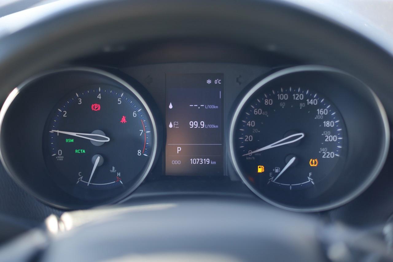 2019 Toyota C-HR LE (2) Photo