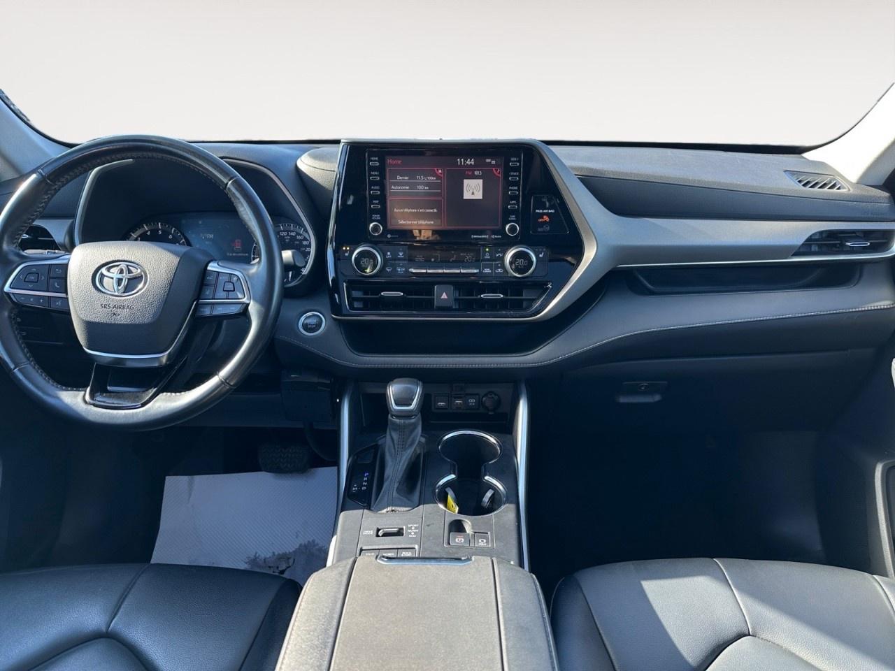 2021 Toyota Highlander XLE AWD Photo