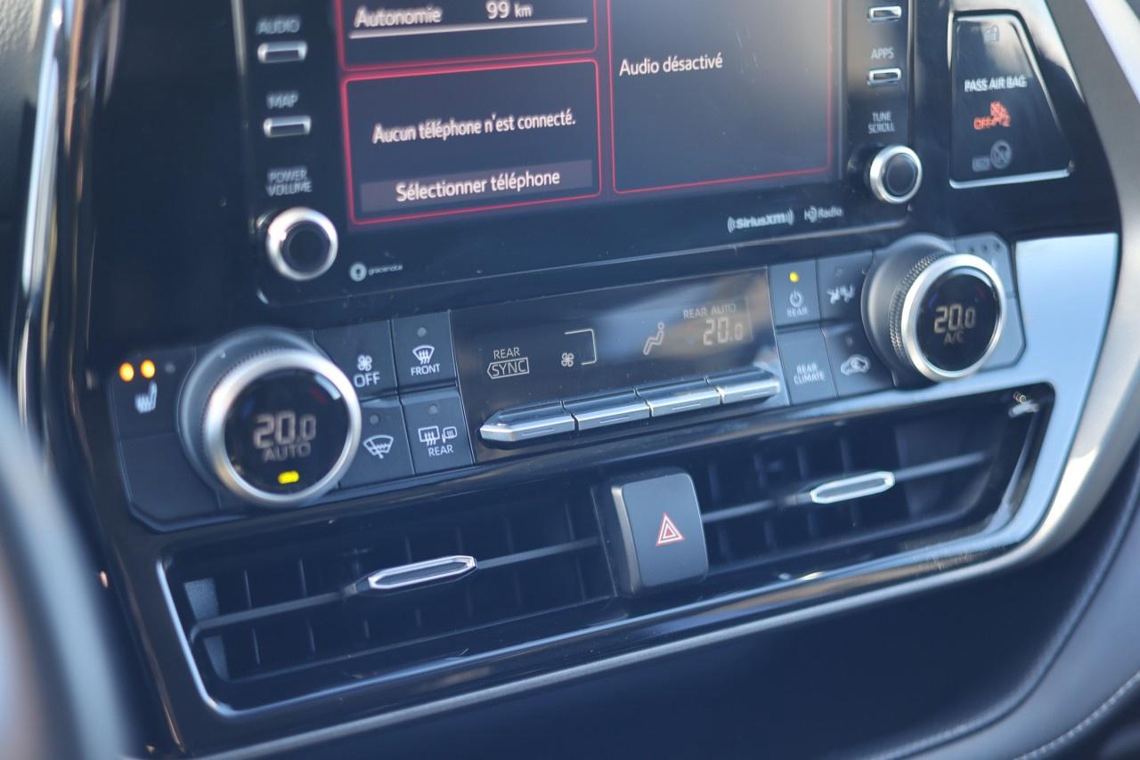 2021 Toyota Highlander XLE AWD Photo