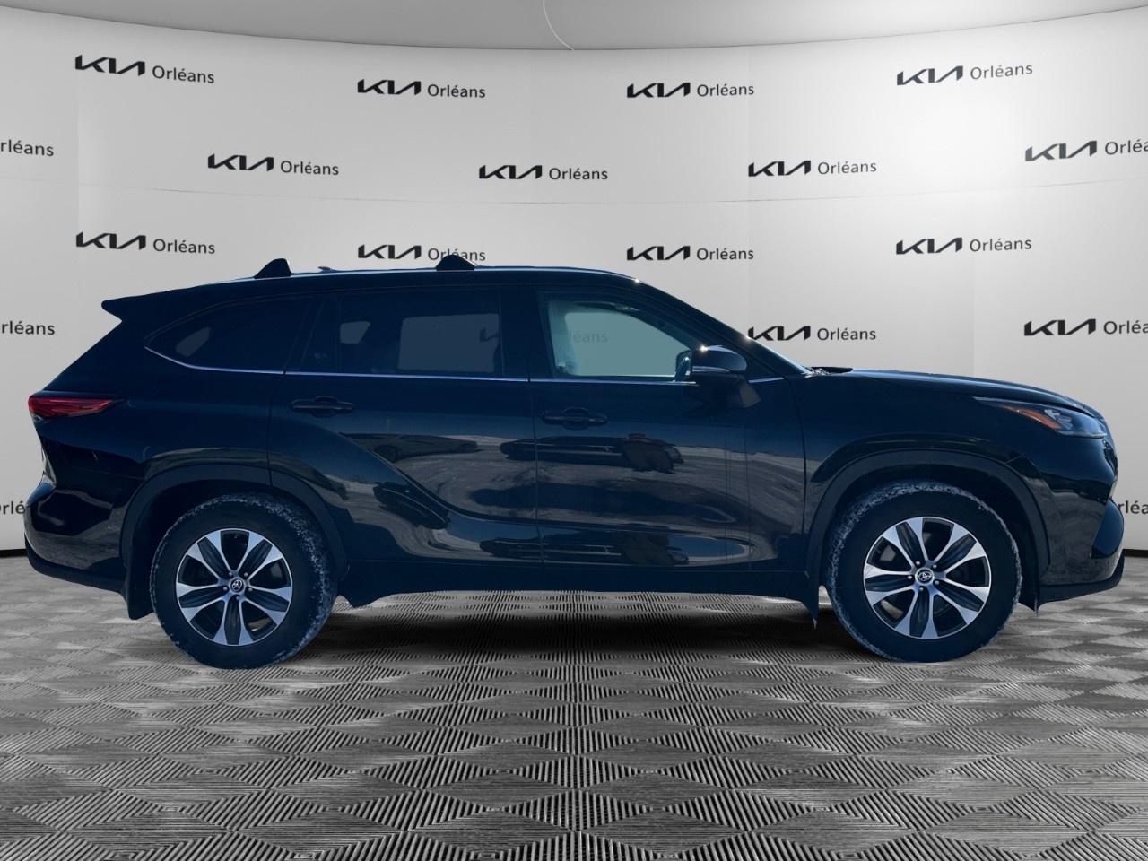 2021 Toyota Highlander XLE AWD Photo