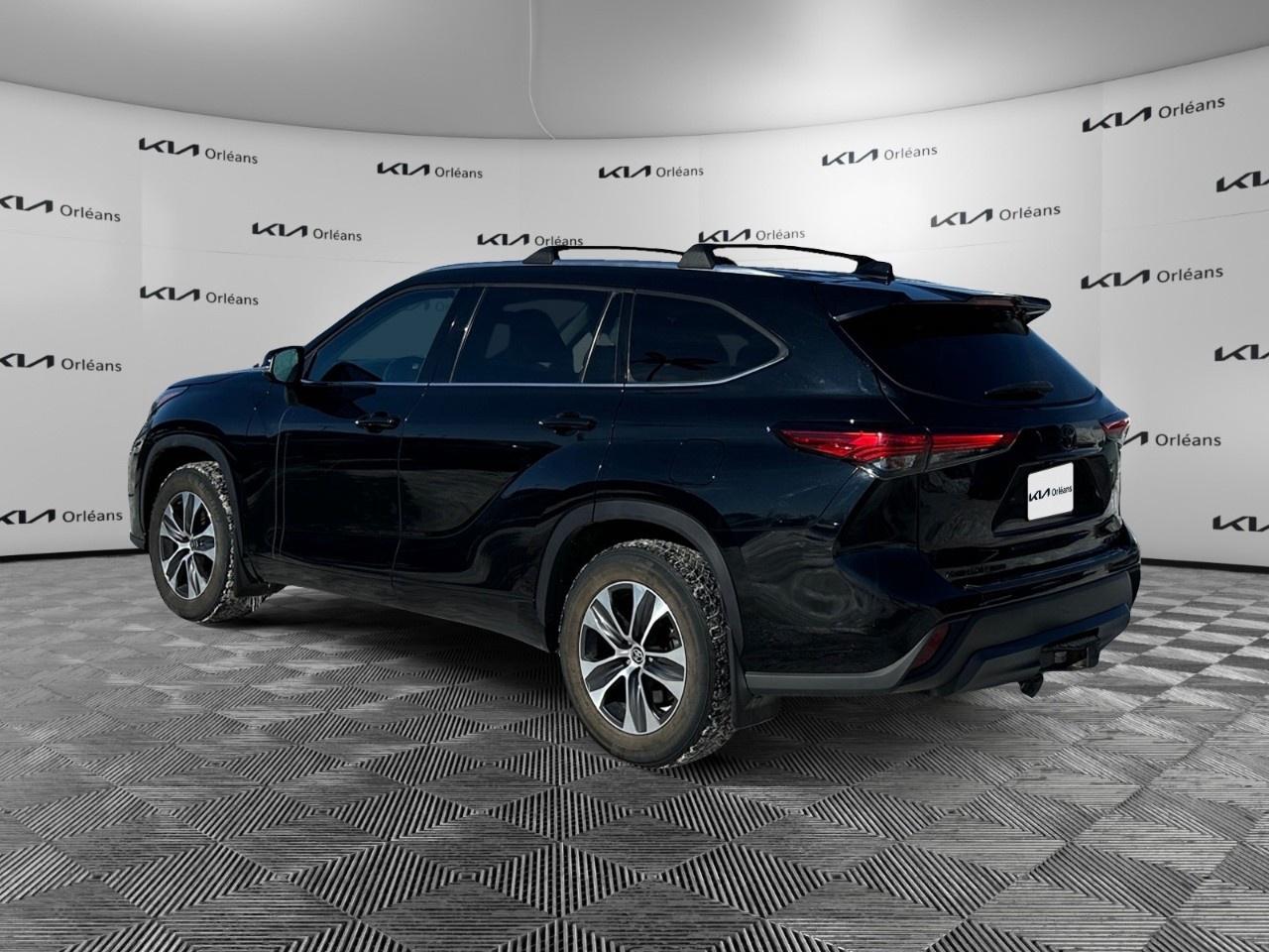 2021 Toyota Highlander XLE AWD Photo