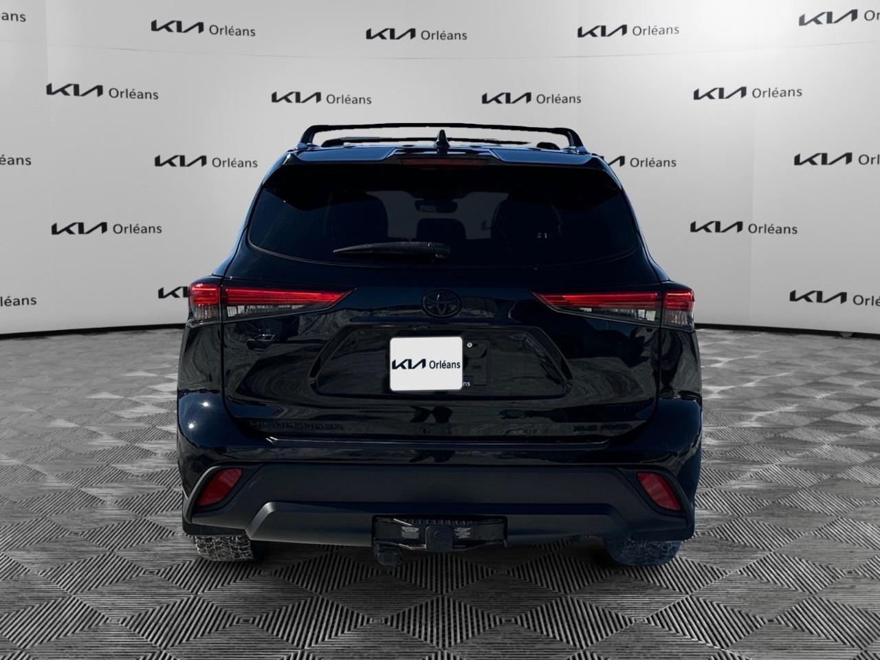 2021 Toyota Highlander XLE AWD Photo