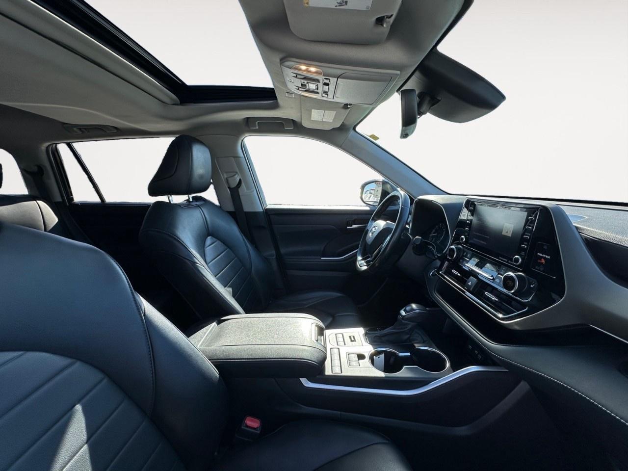 2021 Toyota Highlander XLE AWD Photo