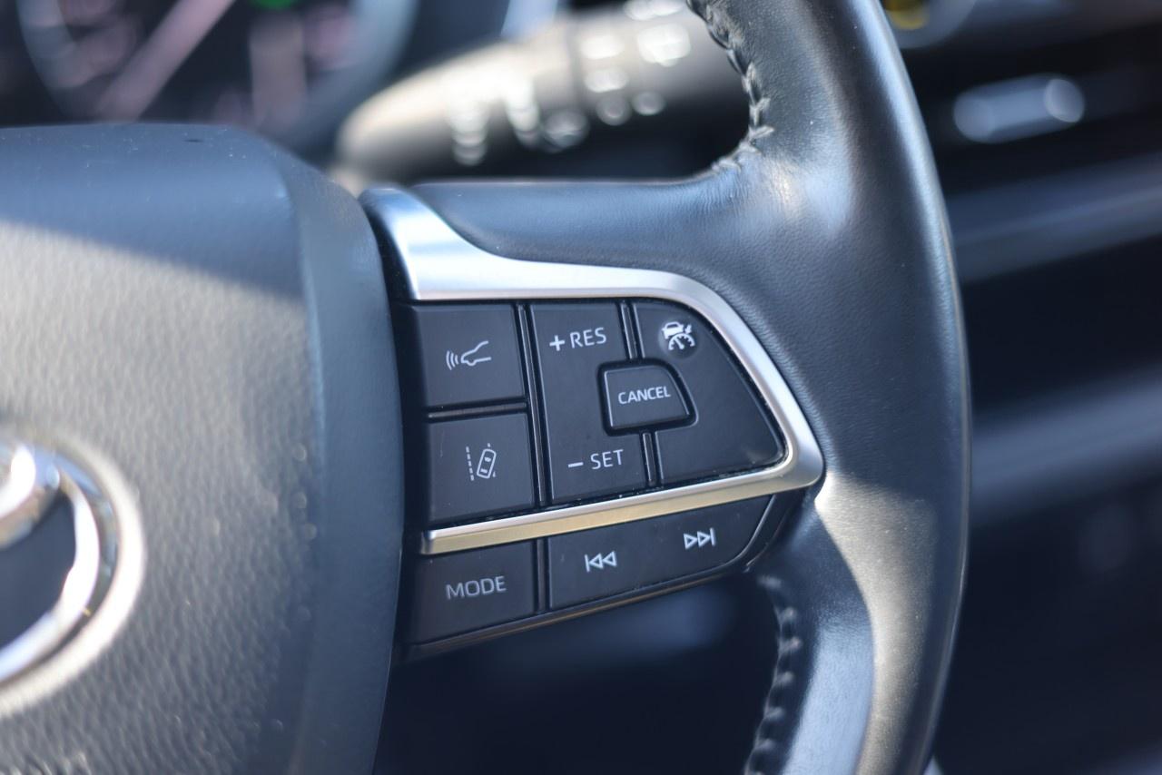 2021 Toyota Highlander XLE AWD Photo