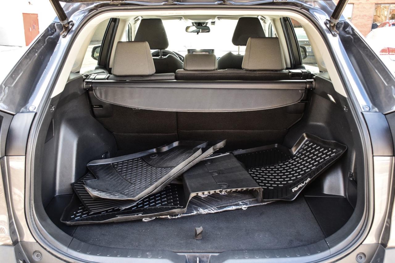 2022 Toyota RAV4 XLE AWD No Accident Sunroof Carplay BSM Photo