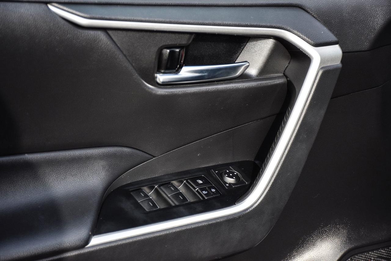 2022 Toyota RAV4 XLE AWD No Accident Sunroof Carplay BSM Photo