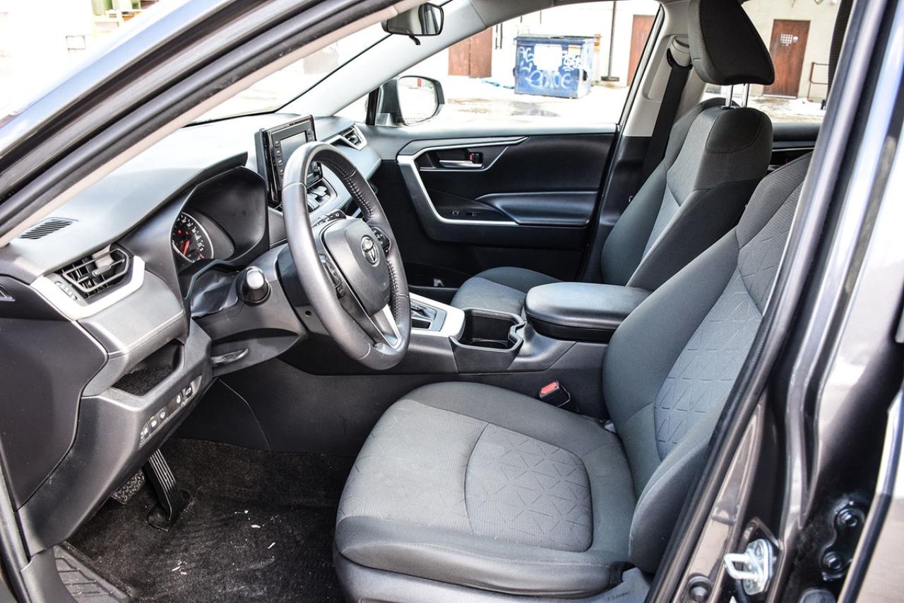 2022 Toyota RAV4 XLE AWD No Accident Sunroof Carplay BSM Photo