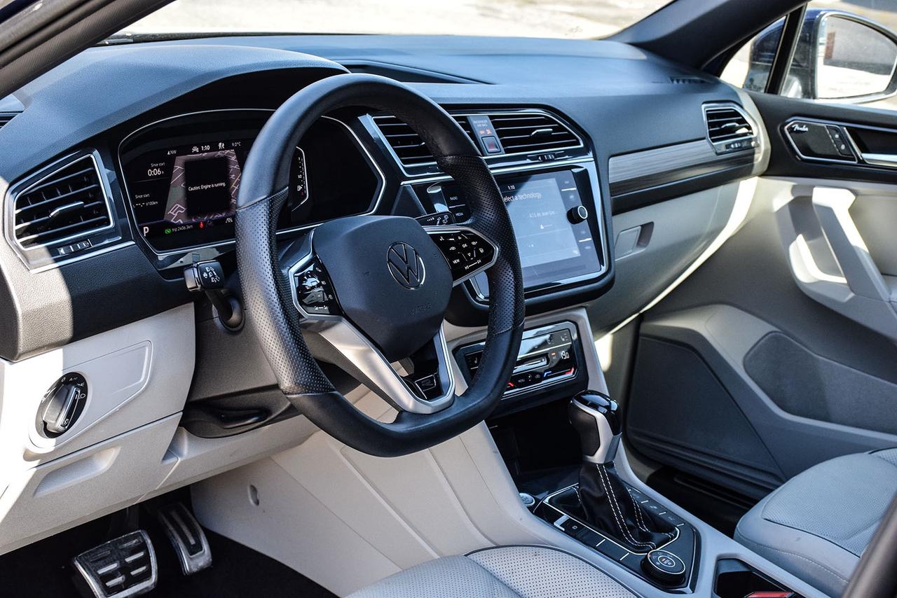 2024 Volkswagen Tiguan Highline R-Line No Accident Fender Panoroof Leathe Photo