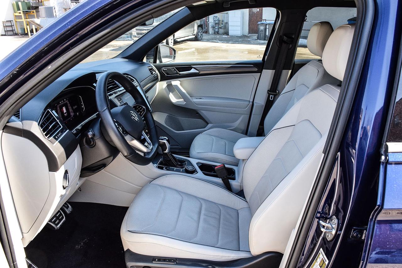 2024 Volkswagen Tiguan Highline R-Line No Accident Fender Panoroof Leathe Photo