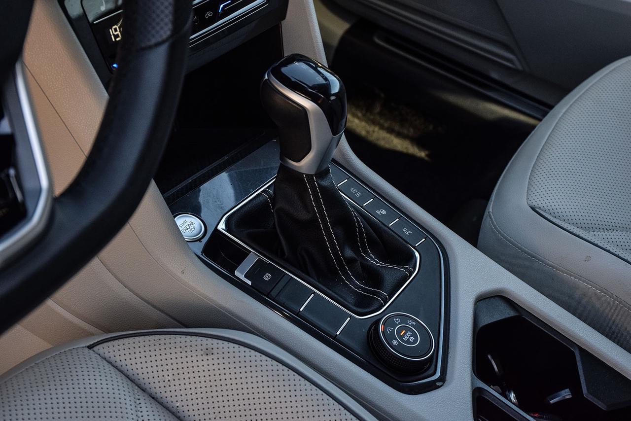 2024 Volkswagen Tiguan Highline R-Line No Accident Fender Panoroof Leathe Photo