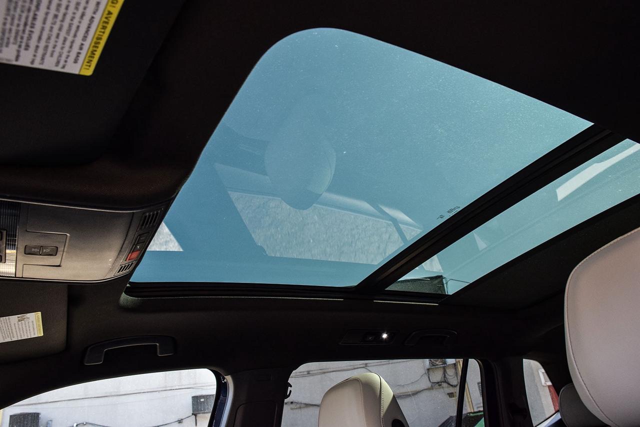 2024 Volkswagen Tiguan Highline R-Line No Accident Fender Panoroof Leathe Photo