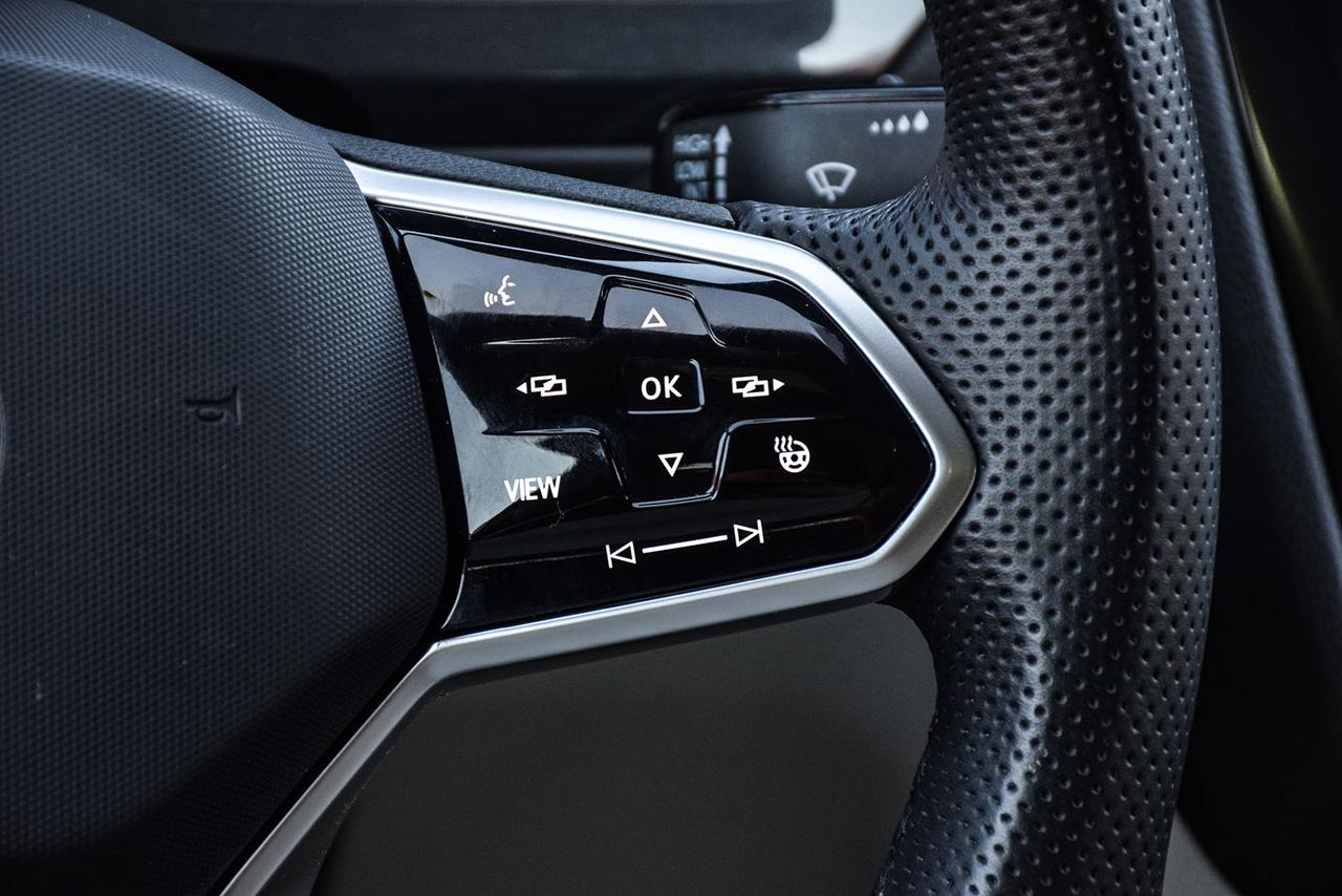 2024 Volkswagen Tiguan Highline R-Line No Accident Fender Panoroof Leathe Photo