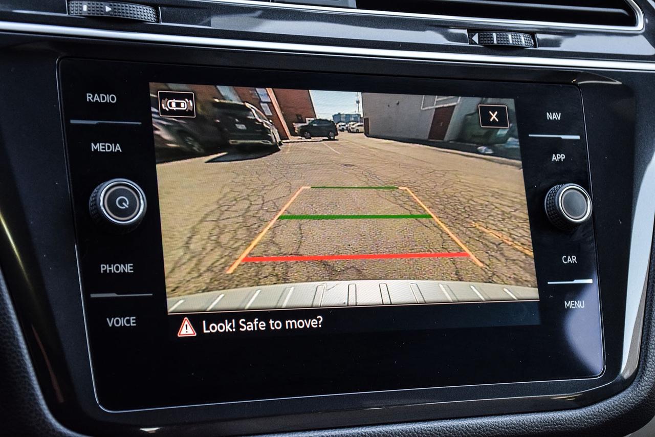 2024 Volkswagen Tiguan Highline R-Line No Accident Fender Panoroof Leathe Photo