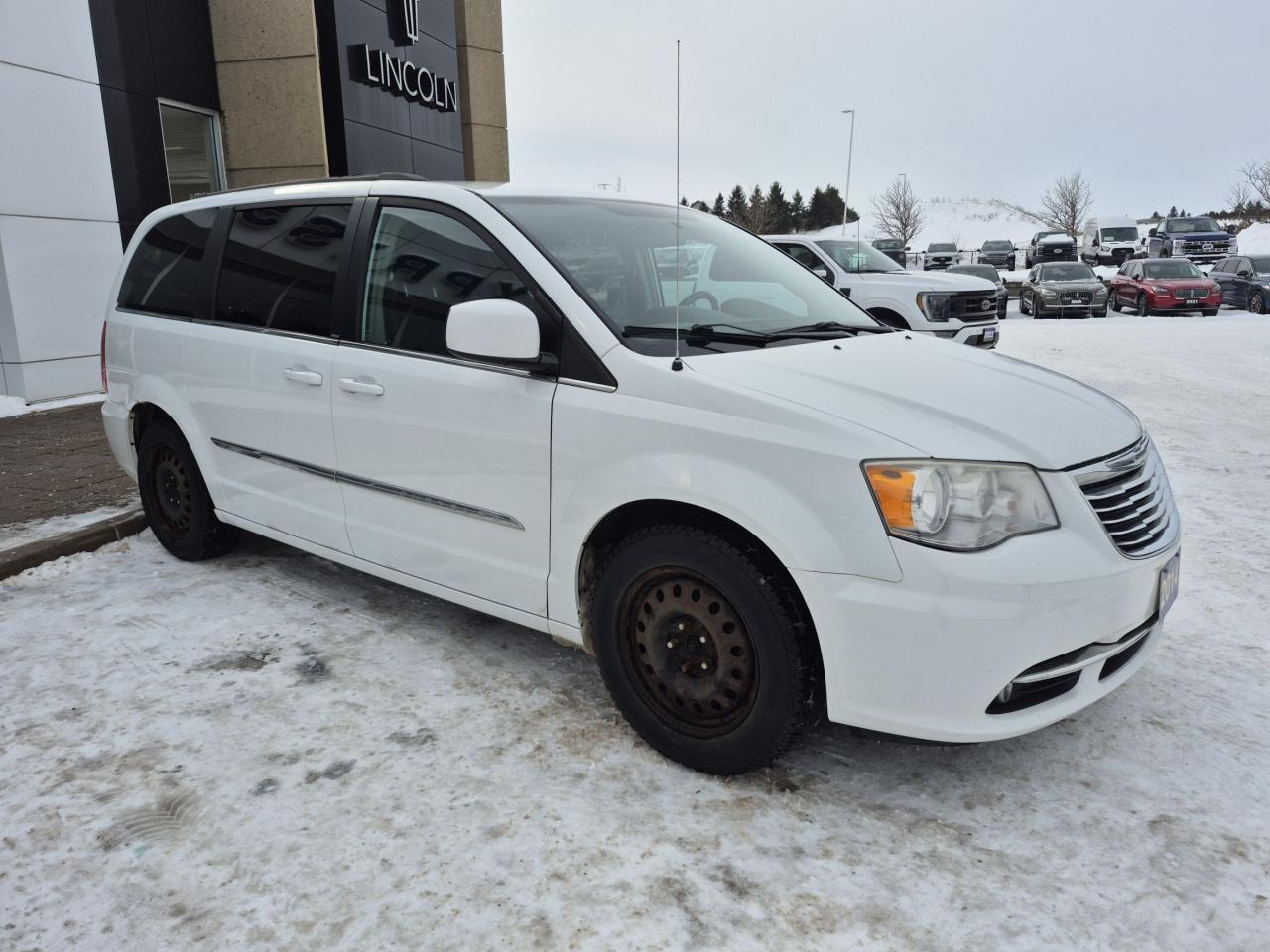 2014 Chrysler Town & Country TOURING, LEATHER, LOCAL TRADE, AS TRADED Photo2