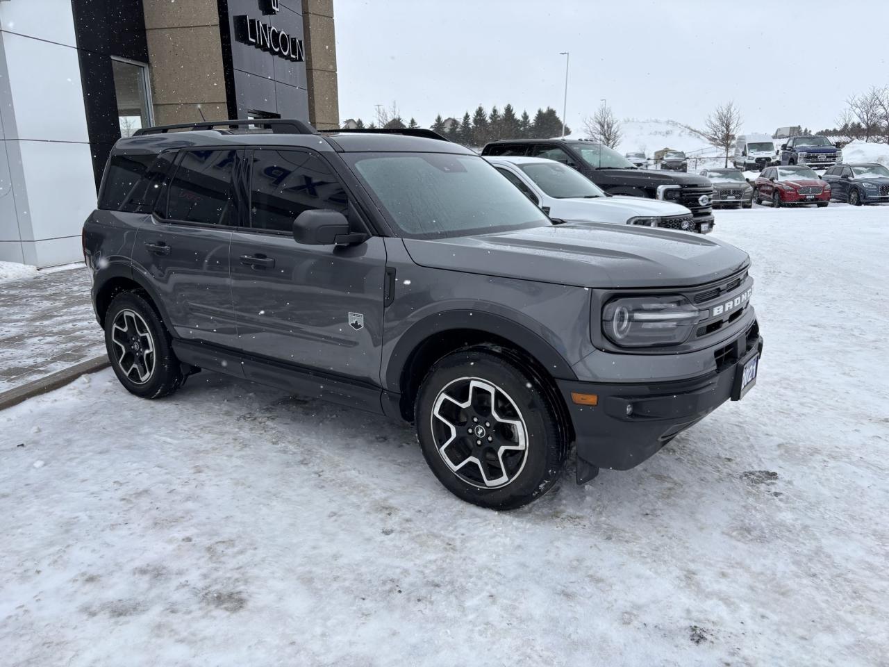 2021 Ford Bronco BIG BEND, 18" RIMS, ROOF, TRAILER HITCH, 1 OWNER! Photo