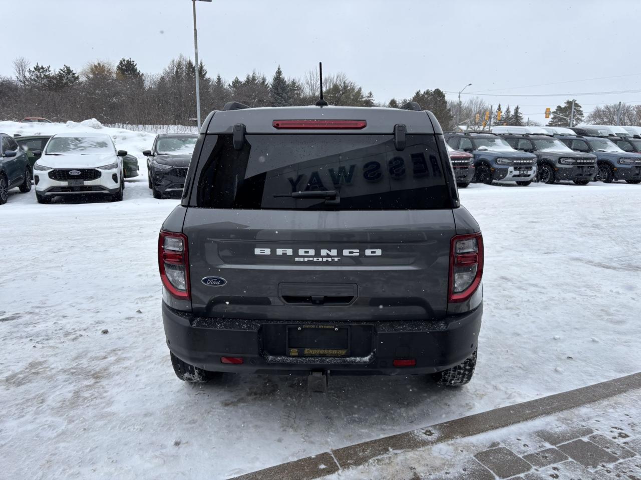 2021 Ford Bronco BIG BEND, 18" RIMS, ROOF, TRAILER HITCH, 1 OWNER! Photo3