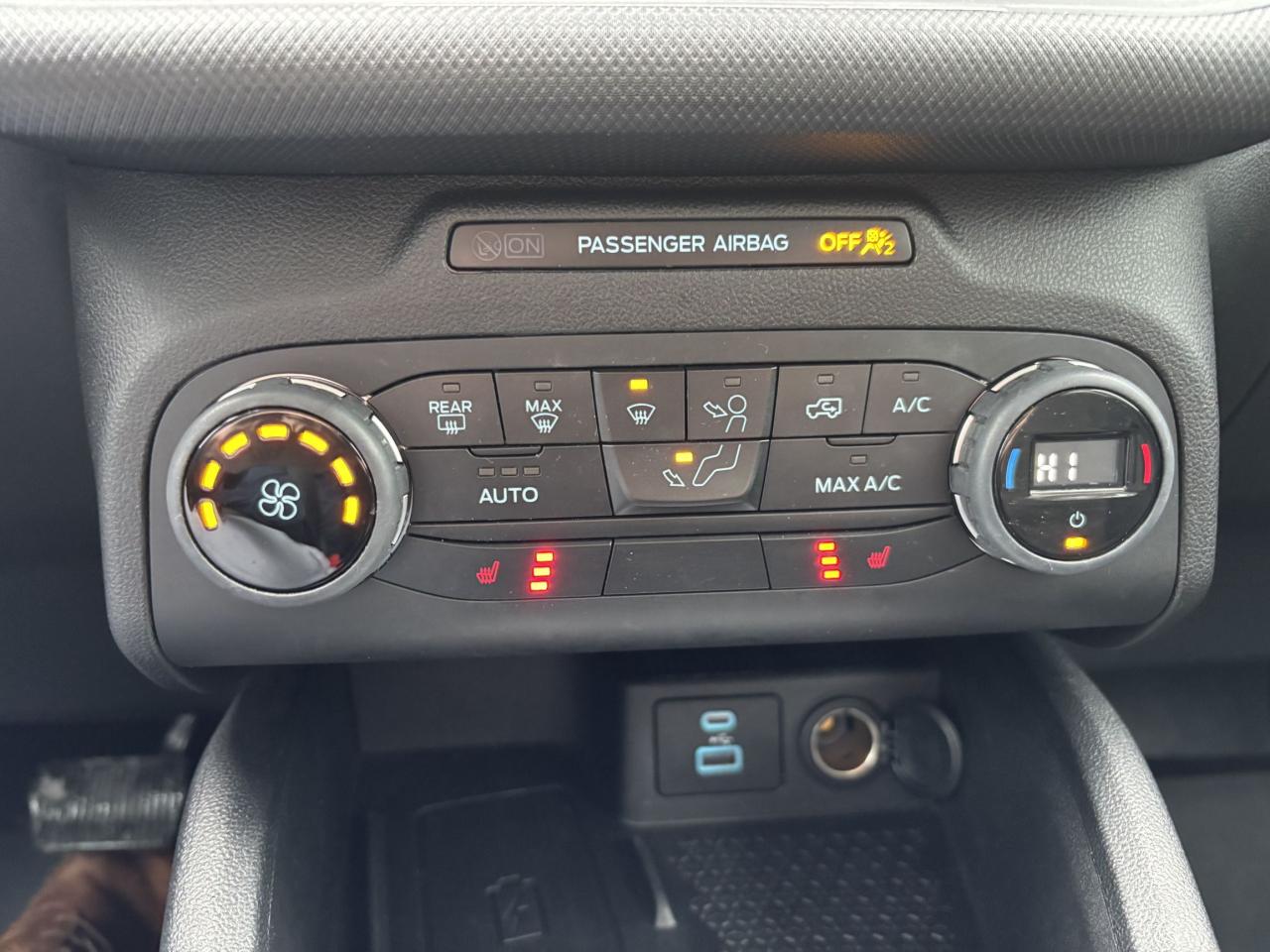 2021 Ford Bronco BIG BEND, 18" RIMS, ROOF, TRAILER HITCH, 1 OWNER! Photo