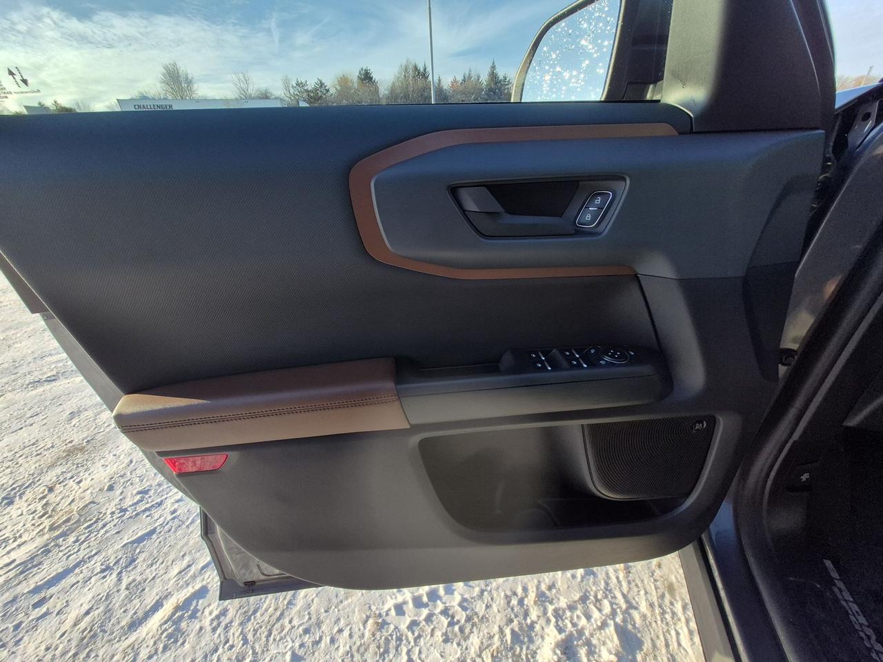 2021 Ford Bronco Sport OUTERBANKS, MOONROOF, TRAILER HITCH, COPILOT! Photo