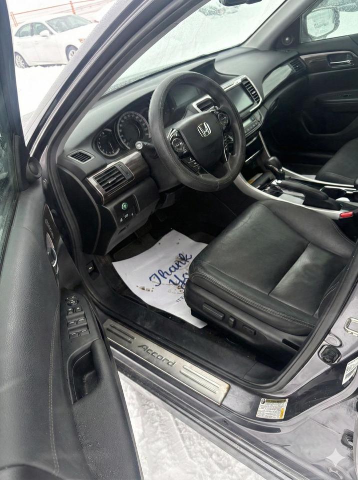 2017 Honda Accord Touring Photo