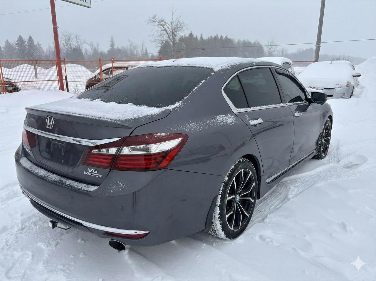 2017 Honda Accord Touring Photo