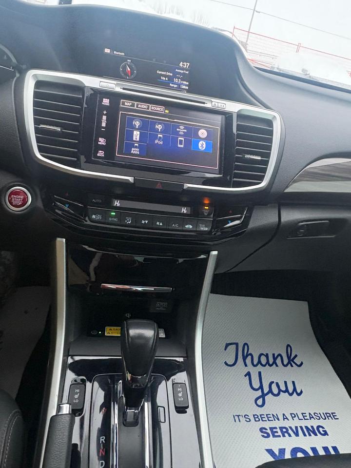 2017 Honda Accord Touring Photo