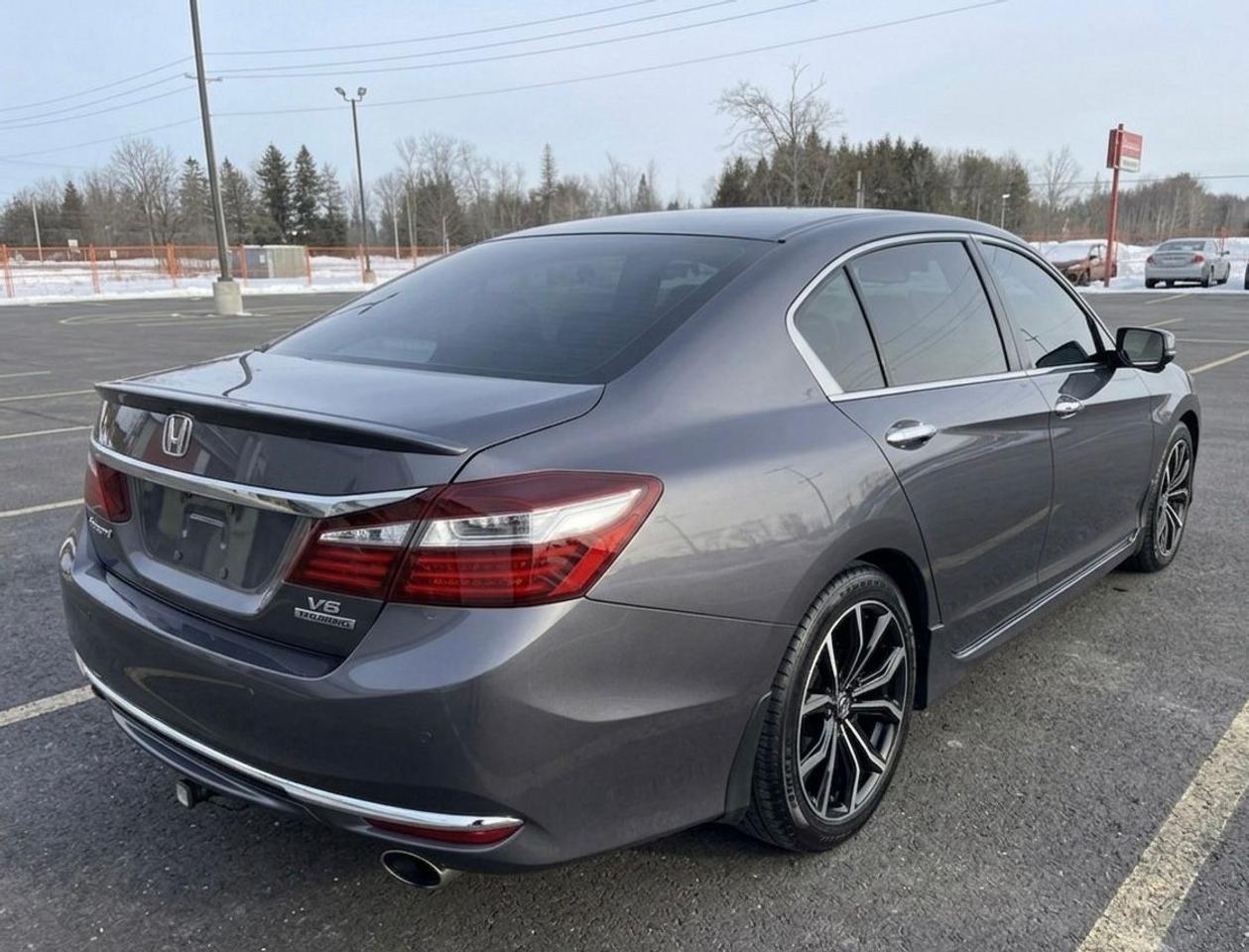 2017 Honda Accord Touring Photo