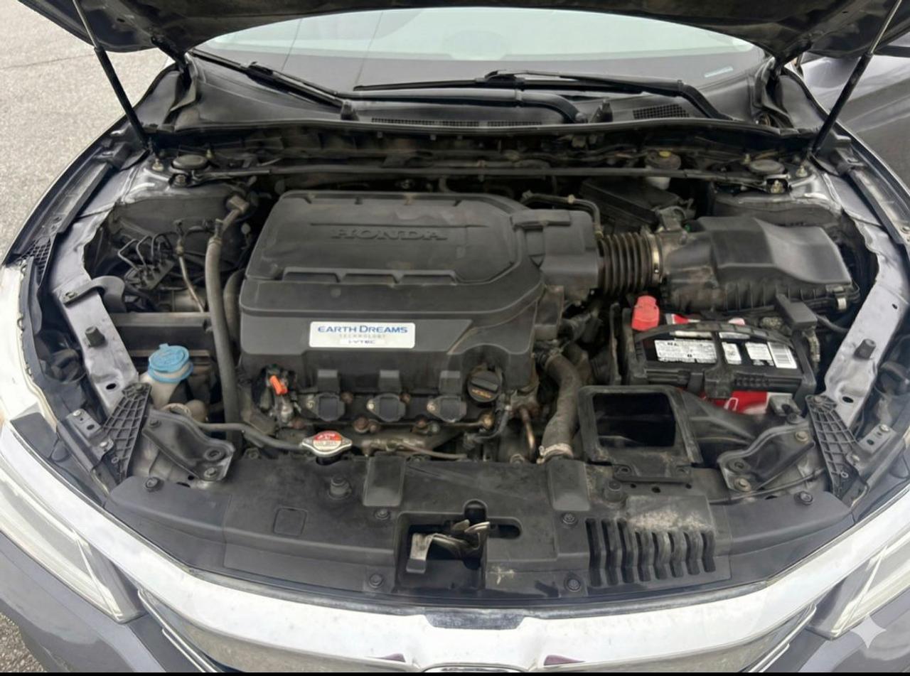 2017 Honda Accord Touring Photo