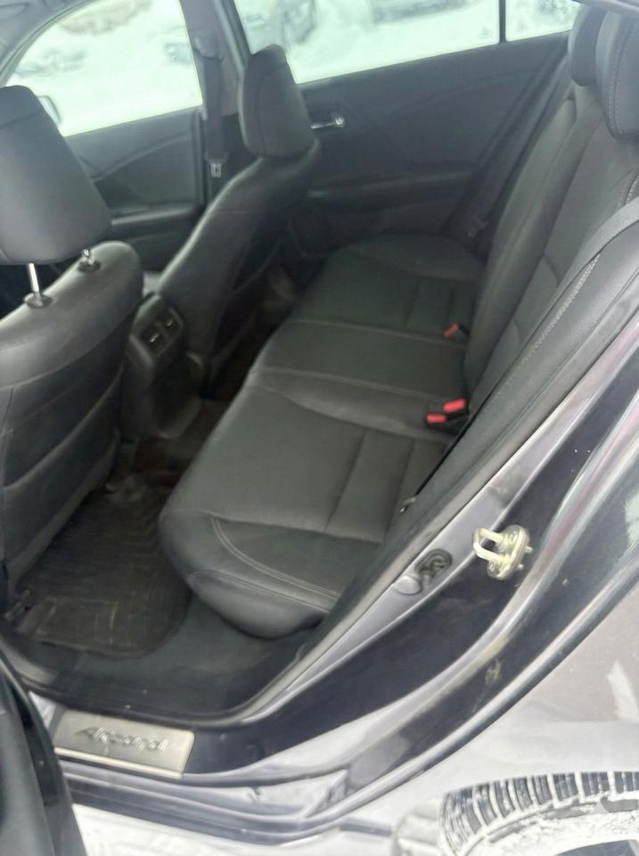 2017 Honda Accord Touring Photo