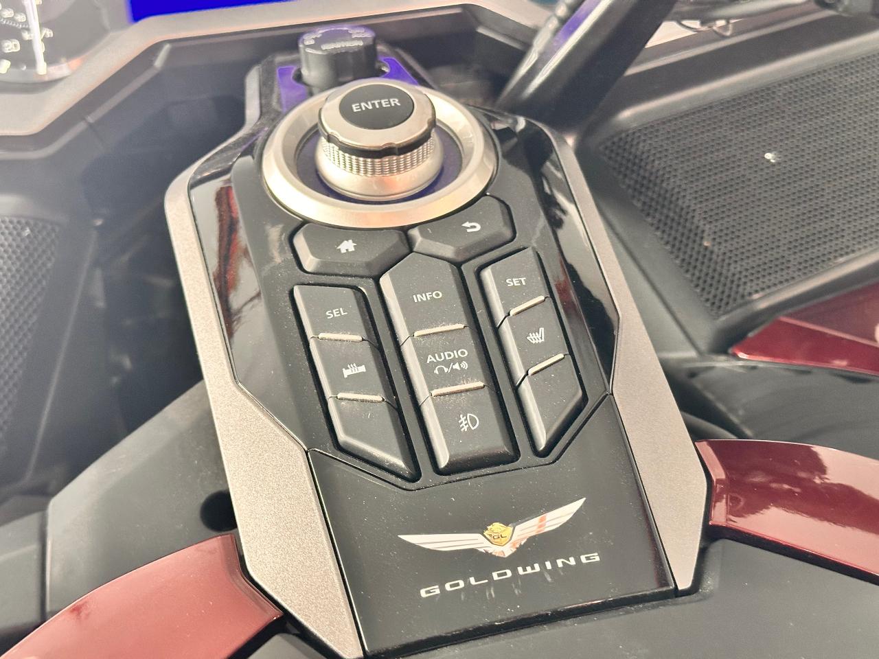 2023 Honda GL1800 FULLY FINANCEABLE, LOW KM'S, ONE OWNER! Photo