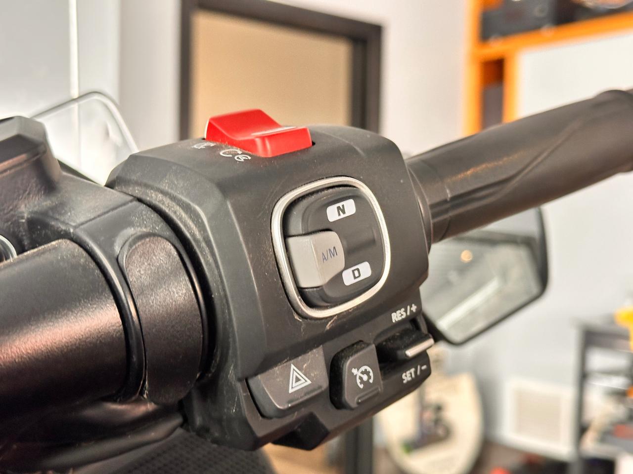 2023 Honda GL1800 FULLY FINANCEABLE, LOW KM'S, ONE OWNER! Photo