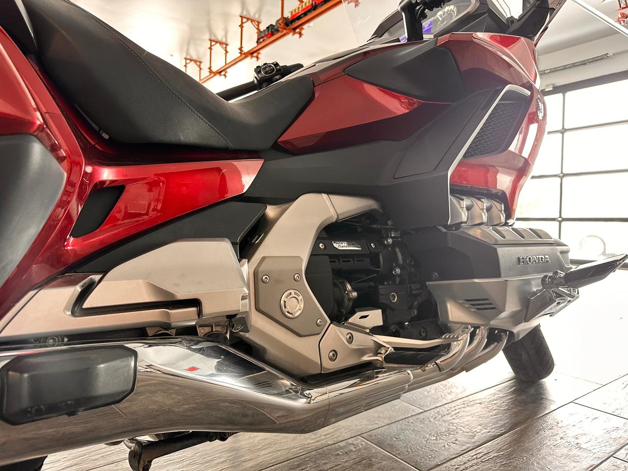 2023 Honda GL1800 FULLY FINANCEABLE, AUTOMATIC , ONE OWNER! Photo