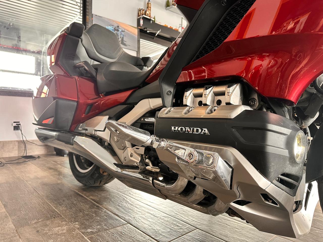 2023 Honda GL1800 FULLY FINANCEABLE, AUTOMATIC , ONE OWNER! Photo