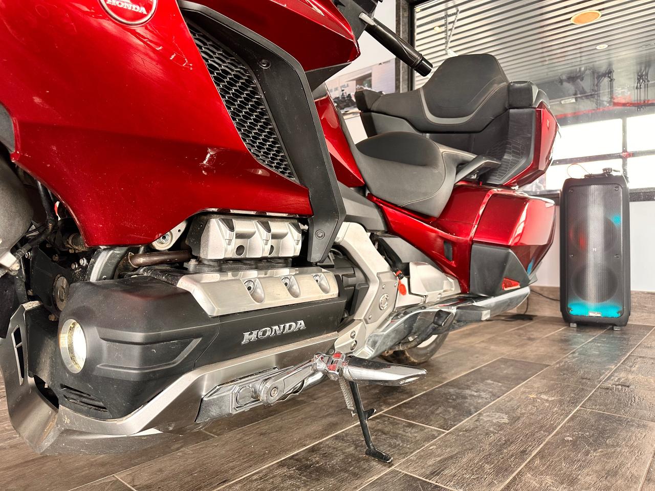 2023 Honda GL1800 FULLY FINANCEABLE, LOW KM'S, ONE OWNER! Photo