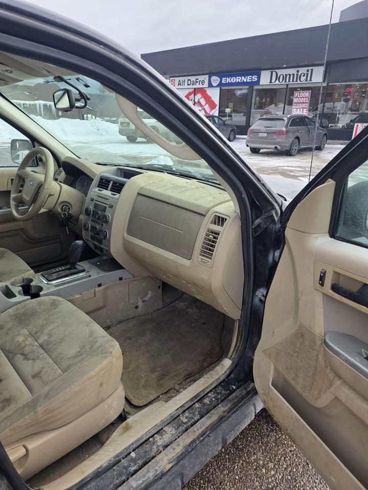 2012 Ford Escape FWD 4dr XLT Photo