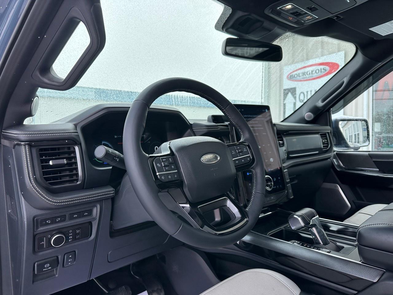 2023 Ford F-150 Lightning Platinum 4WD SuperCrew 5.5' Box Photo