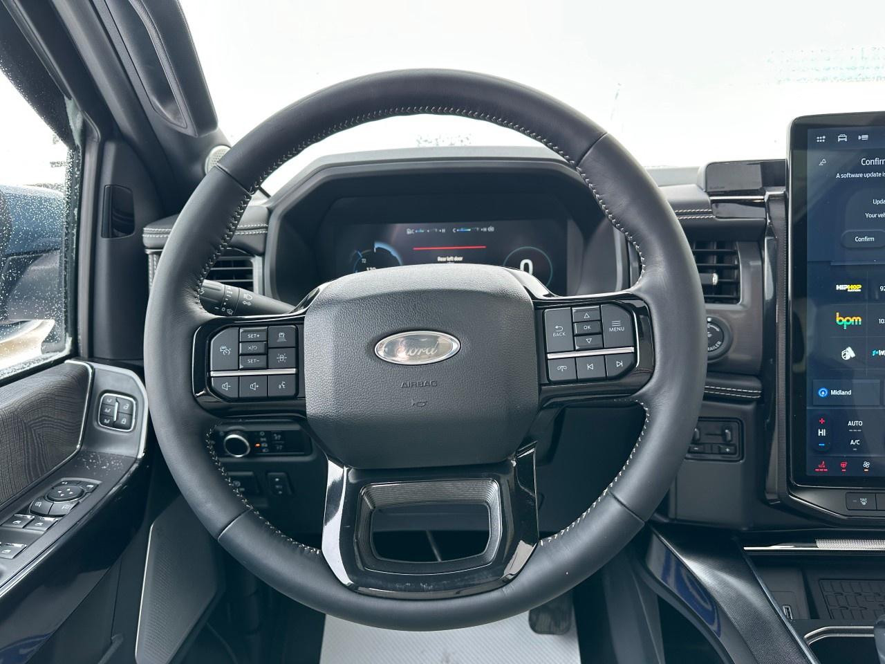 2023 Ford F-150 Lightning Platinum 4WD SuperCrew 5.5' Box Photo