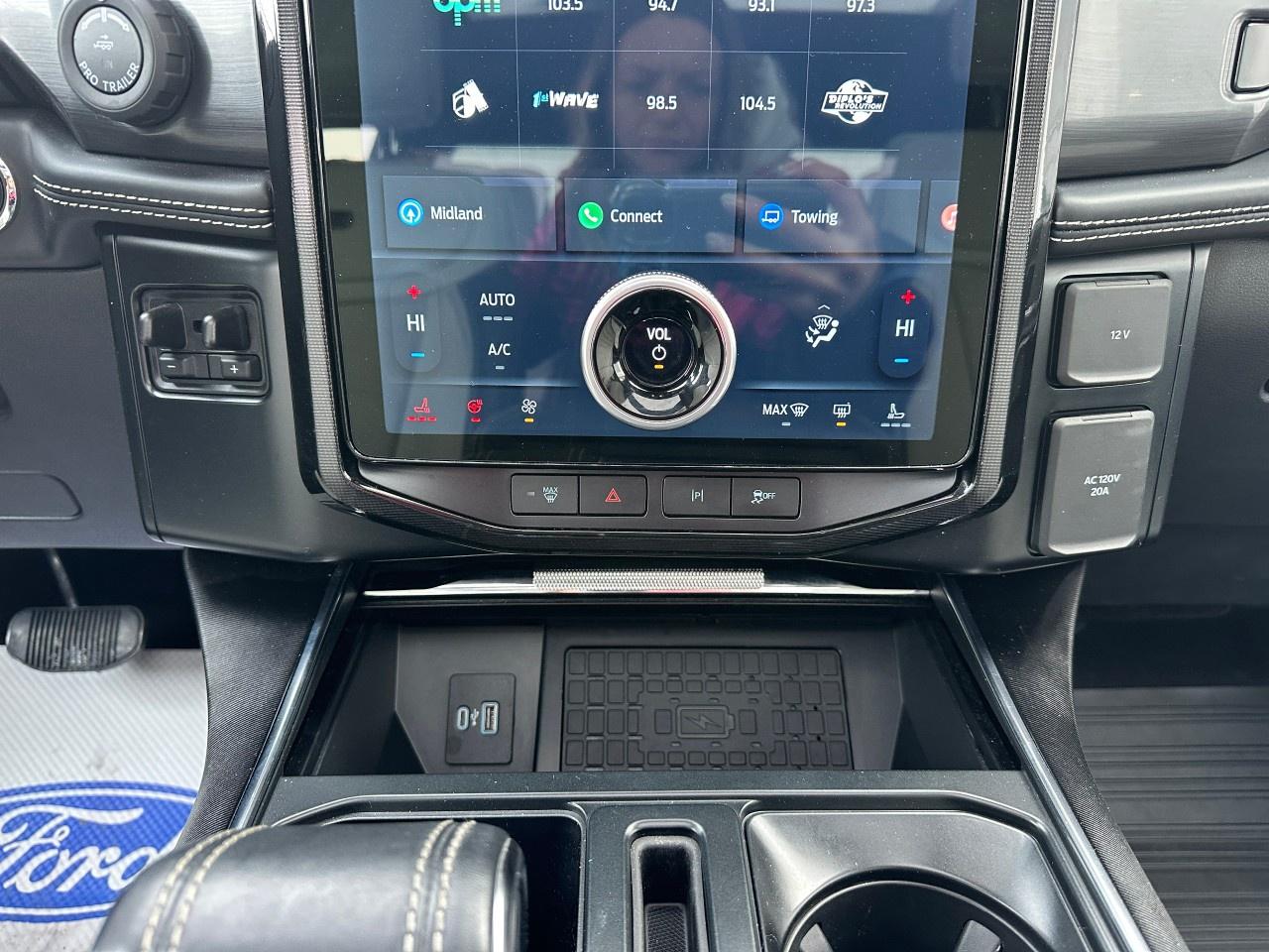 2023 Ford F-150 Lightning Platinum 4WD SuperCrew 5.5' Box Photo