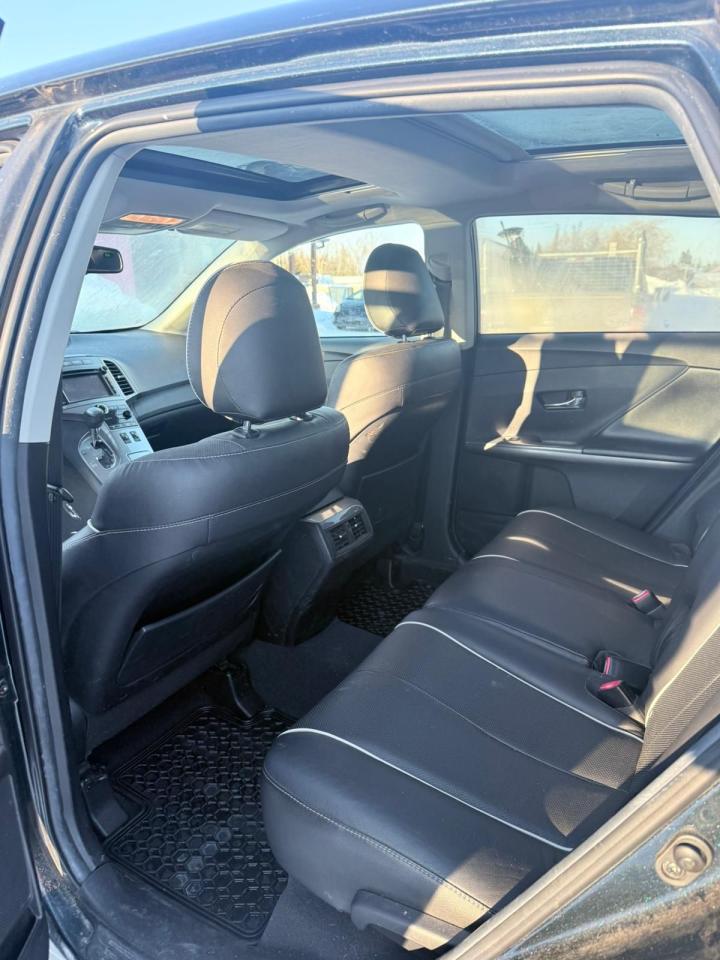 2014 Toyota Venza XLE Photo4