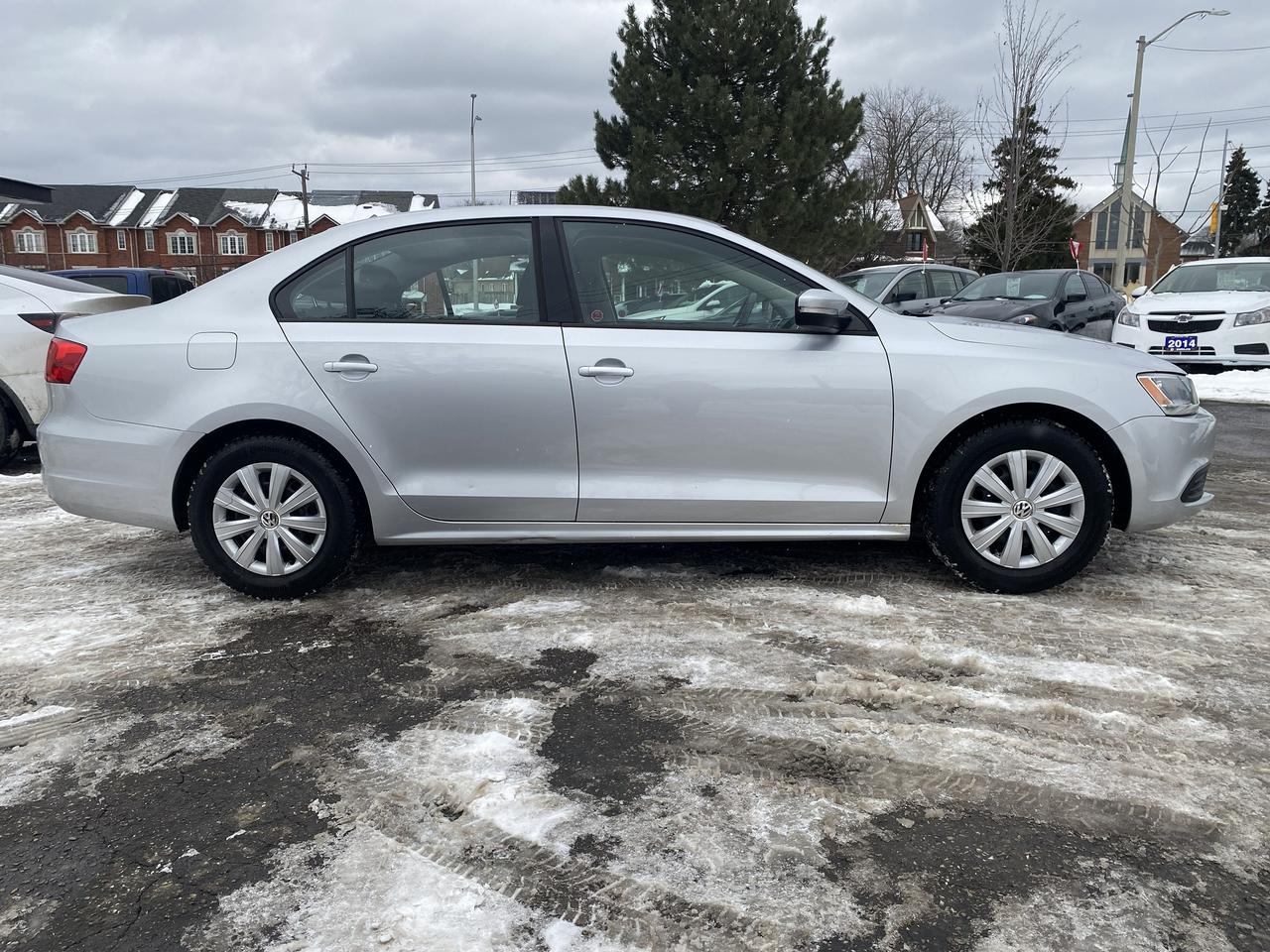 2014 Volkswagen Jetta Trendline/LOW KM/Automatic/2.0L Gas Saver Photo