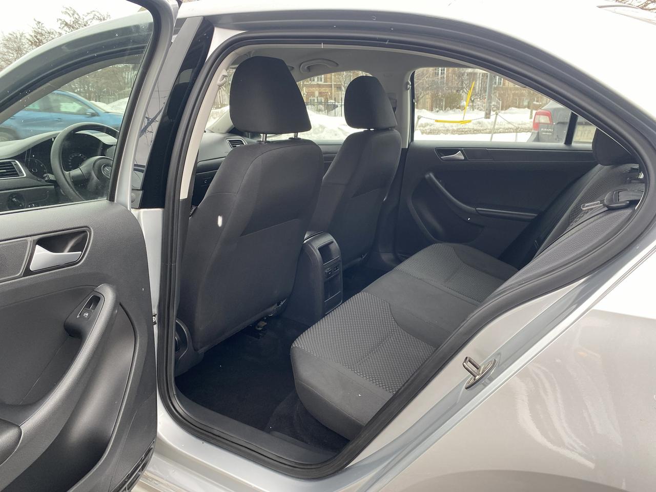 2014 Volkswagen Jetta Trendline/LOW KM/Automatic/2.0L Gas Saver Photo