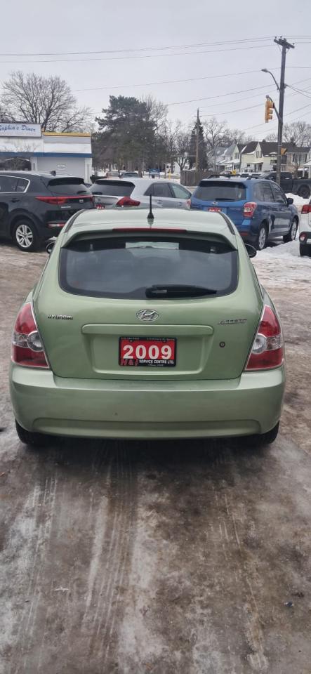 2007 Hyundai Accent GL Photo2