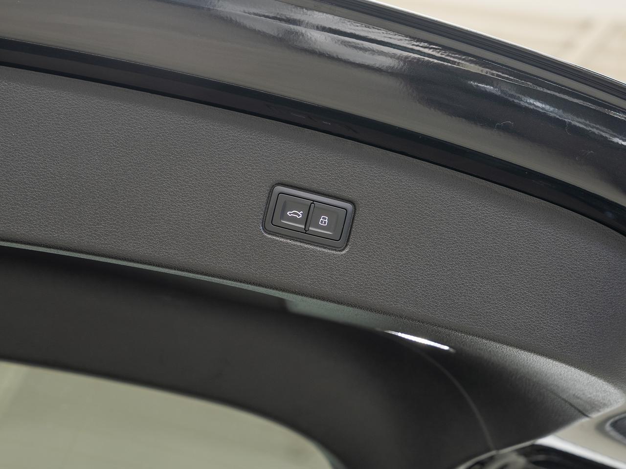 2023 Audi Q5 SPORTBACK TECHNIK S-Line | AWD | Nav | Pano roof