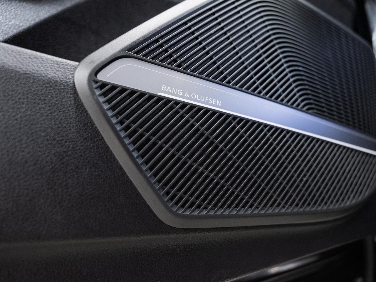 2023 Audi Q5 SPORTBACK TECHNIK S-Line | AWD | Nav | Pano roof