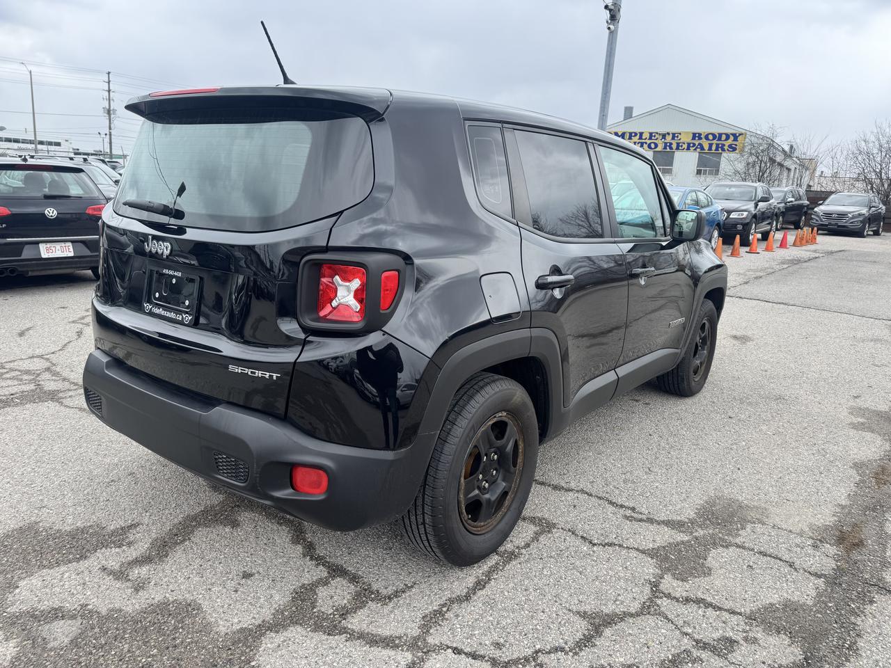 2016 Jeep Renegade Sport Photo4