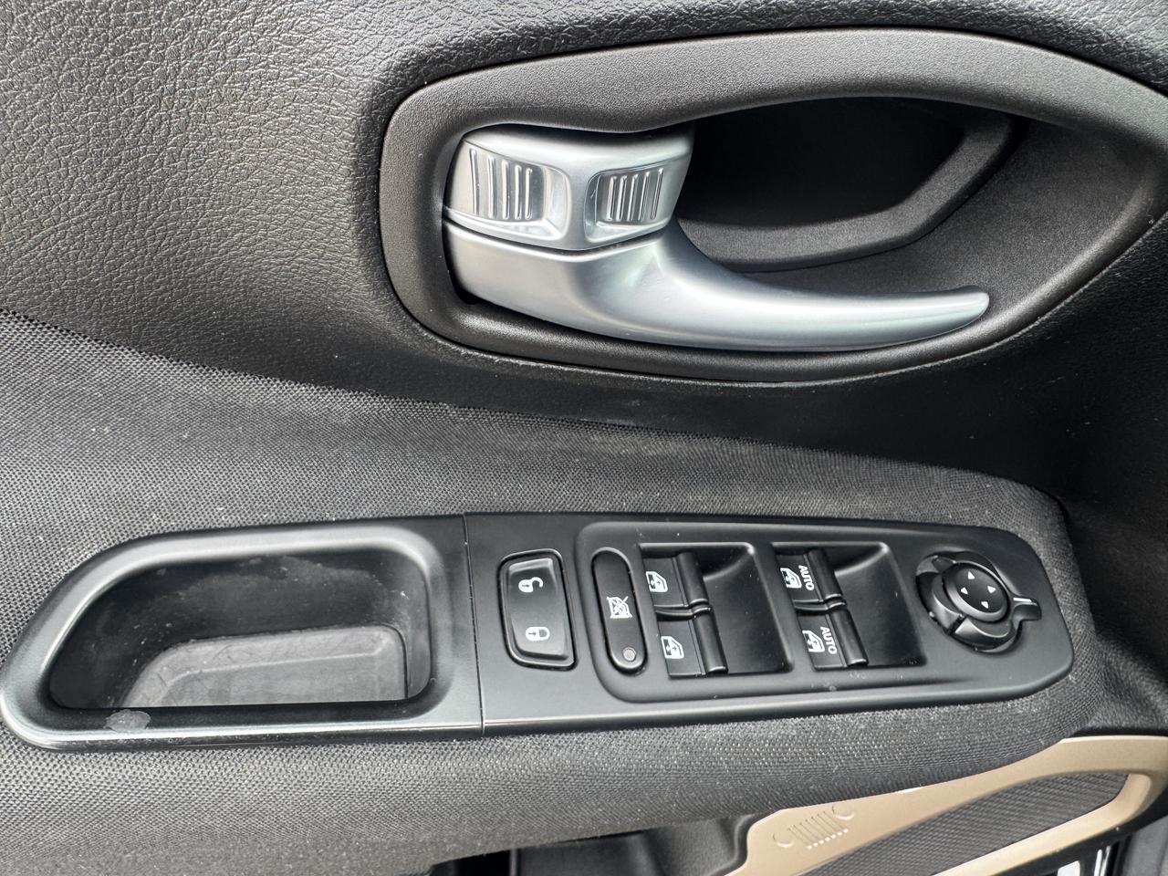 2016 Jeep Renegade Sport Photo
