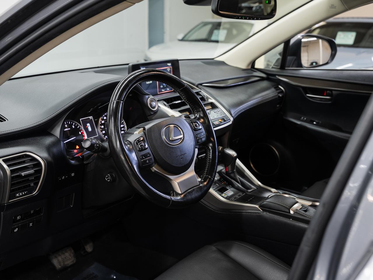 2020 Lexus NX 300 AWD | Leather | Sunroof | BSM | CarPlay Photo