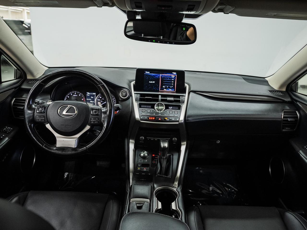 2020 Lexus NX 300 AWD | Leather | Sunroof | BSM | CarPlay