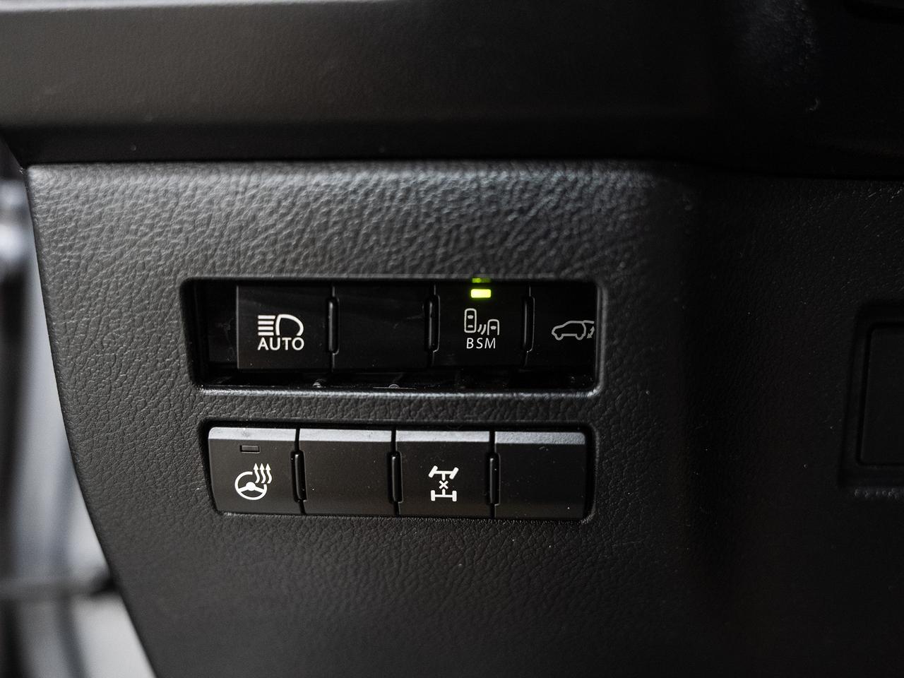 2020 Lexus NX 300 AWD | Leather | Sunroof | BSM | CarPlay Photo