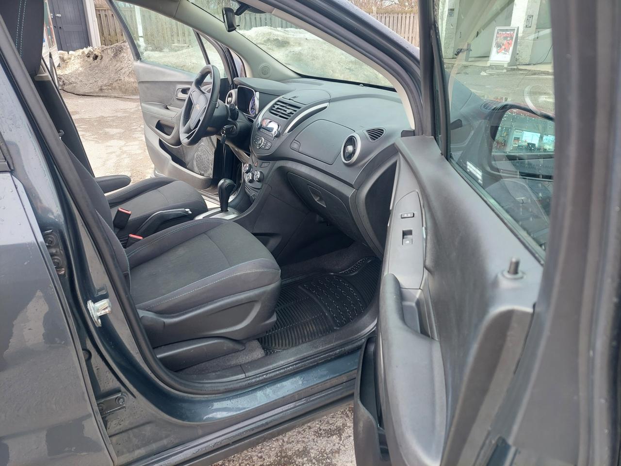 2015 Chevrolet Trax LS Photo