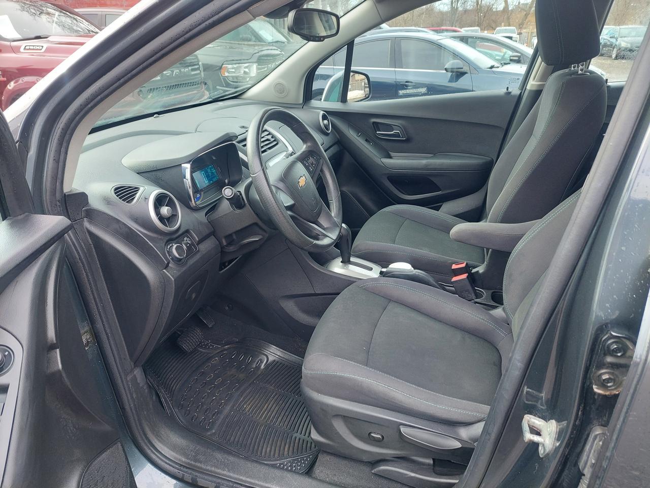 2015 Chevrolet Trax LS Photo